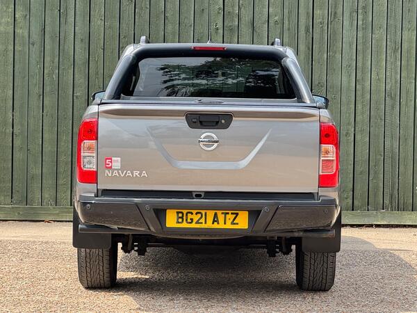 Nissan Navara 2.3 dCi N-Guard Auto 4WD Euro 6 4dr