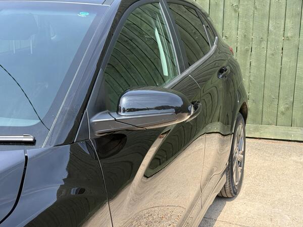 Hyundai KONA 64kWh Premium Auto 5dr (10.5kW Charger)