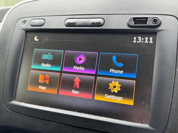 Renault Trafic 2.0 dCi ENERGY 28 Sport SWB Standard Roof Euro 6 (s/s) 5dr at 16th