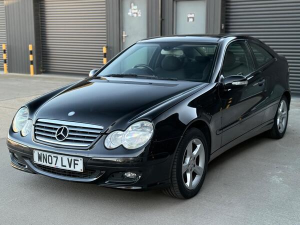 Mercedes-Benz C Class 1.8 C180 Kompressor SE 2dr - Image 3
