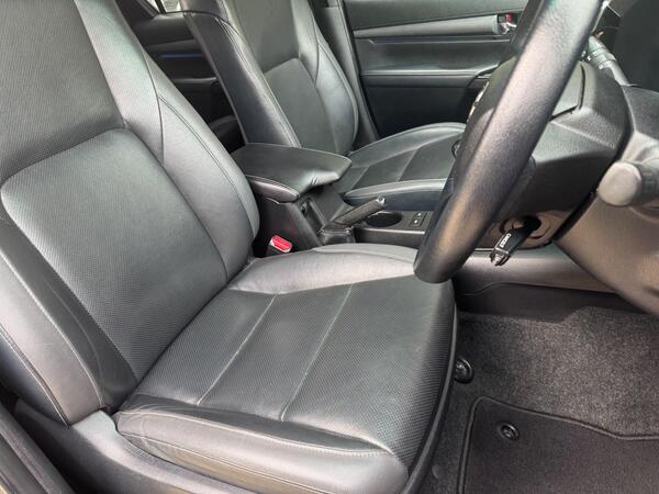Toyota Hilux 2.8 D-4D Invincible X 4WD Euro 6 (s/s) 4dr at 16th