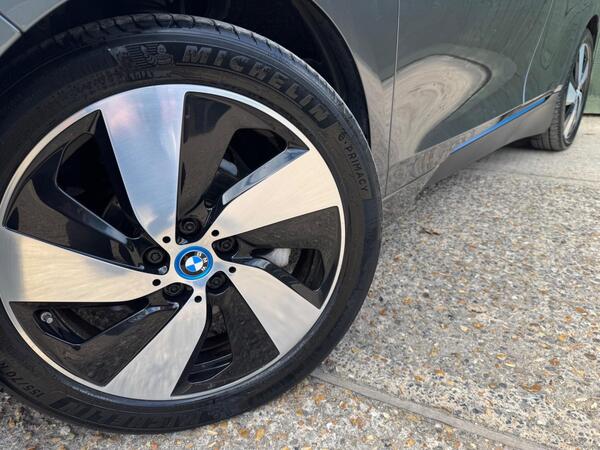 BMW i3 42.2kWh Auto 5dr at 32th