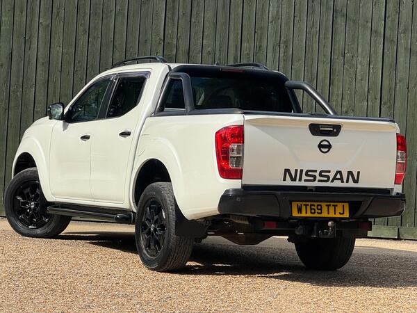 Nissan Navara 2.3 dCi N-Guard Auto 4WD Euro 6 4dr at 12th