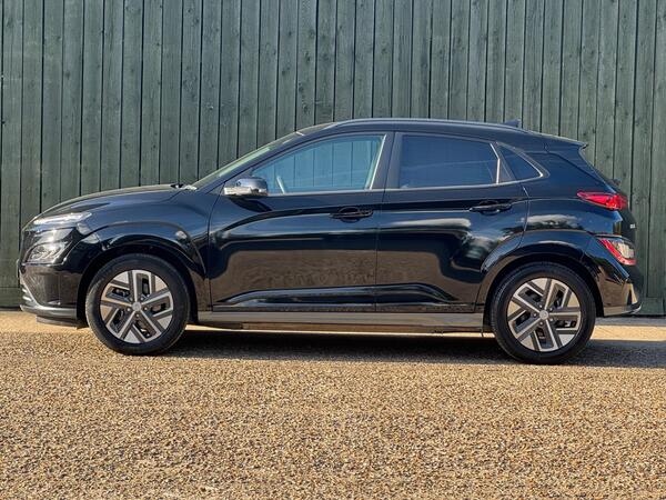 Hyundai KONA 64kWh Premium Auto 5dr (10.5kW Charger)