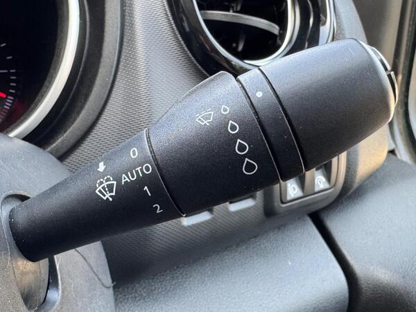 Renault Trafic 2.0 dCi ENERGY 28 Black Edition SWB Standard Roof Euro 6 (s/s) 5dr at 31th