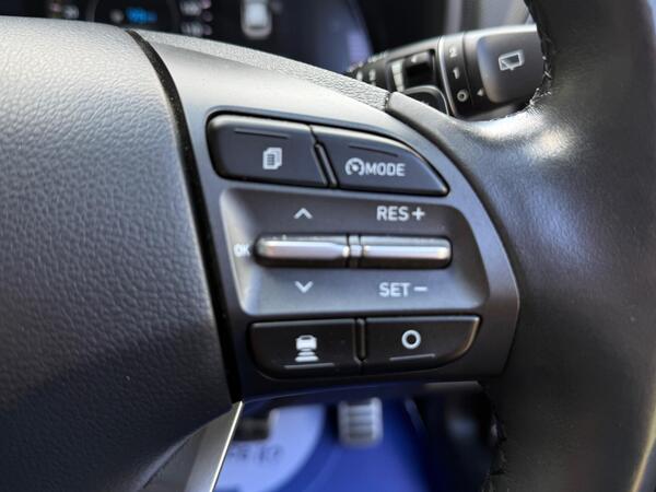 Hyundai KONA 64kWh Premium SE Auto 5dr (7kW Charger)