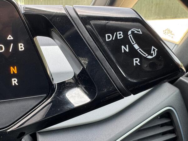 Volkswagen ID.3 Pro Performance 58kWh Style Auto 5dr at 37th