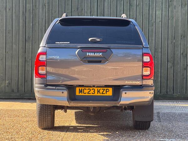 Toyota Hilux 2.8 D-4D Invincible X Auto 4WD Euro 6 (s/s) 4dr at 10th