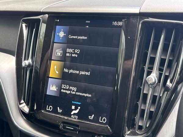 Volvo XC60 2.0 T4 Edition Auto Euro 6 (s/s) 5dr at 15th