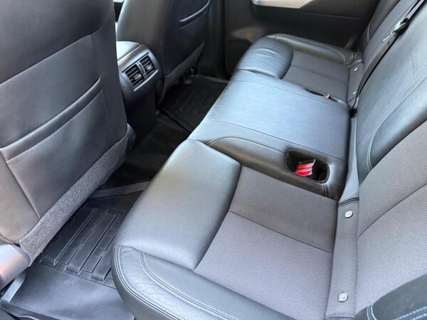 Nissan Navara 2.3 dCi N-Guard 4WD Euro 6 (s/s) 4dr at 23th