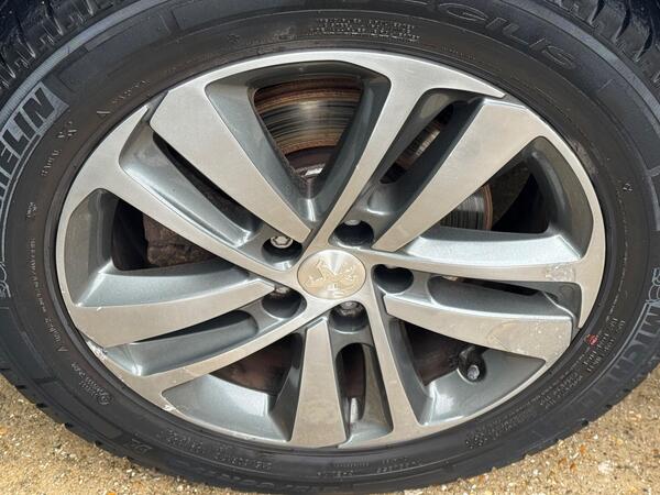 Peugeot Expert 2.0 BlueHDi 1400 Professional Plus Standard Panel Van MWB Euro 6 (s/s) 6dr at 51th