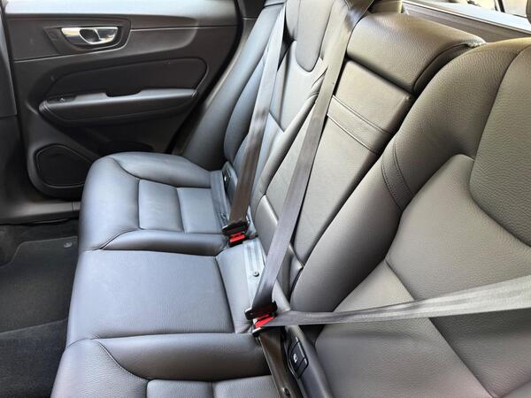 Volvo XC60 2.0 D4 Momentum Auto AWD Euro 6 (s/s) 5dr