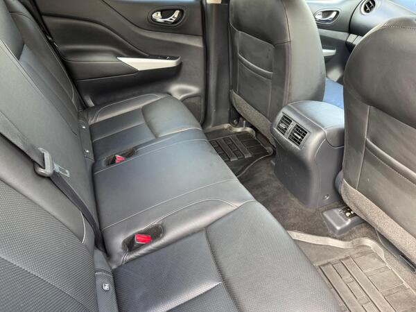 Nissan Navara 2.3 dCi Tekna 4WD Euro 6 (s/s) 4dr at 20th