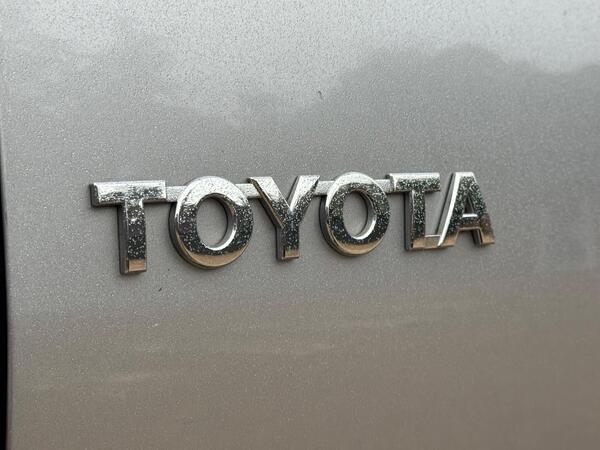 Toyota Hilux 2.8 D-4D Invincible X Auto 4WD Euro 6 (s/s) 4dr at 52th