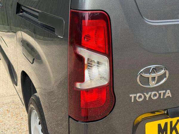 Toyota PROACE CITY 1.5 BlueHDi Active Short Panel Van SWB Euro 6 (s/s) 5dr at 32th
