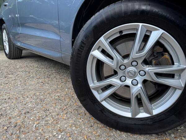 Volvo XC60 2.0 D4 Momentum Auto AWD Euro 6 (s/s) 5dr