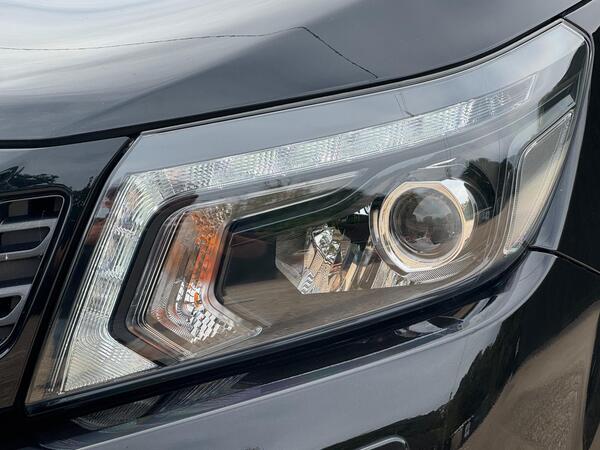 Nissan Navara 2.3 dCi N-Guard Auto 4WD Euro 6 4dr at 40th