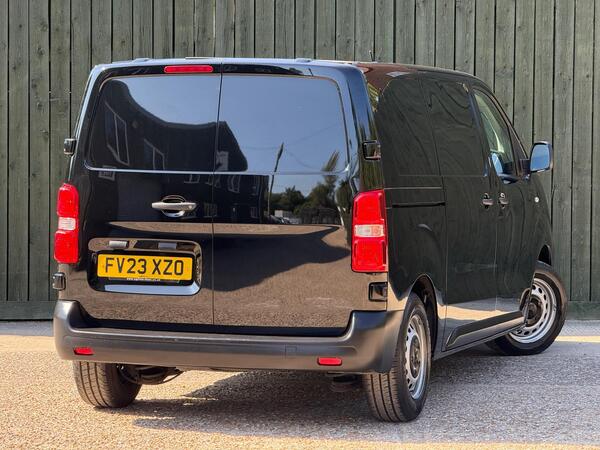 Peugeot Expert 1.5 BlueHDi 1000 Professional Premium Standard Panel Van MWB Euro 6 (s/s) 6dr at 22th