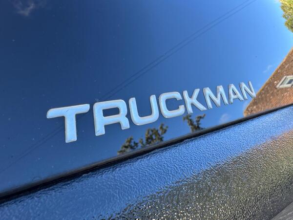 Toyota Hilux 2.8 D-4D Invincible X Auto 4WD Euro 6 (s/s) 4dr at 52th