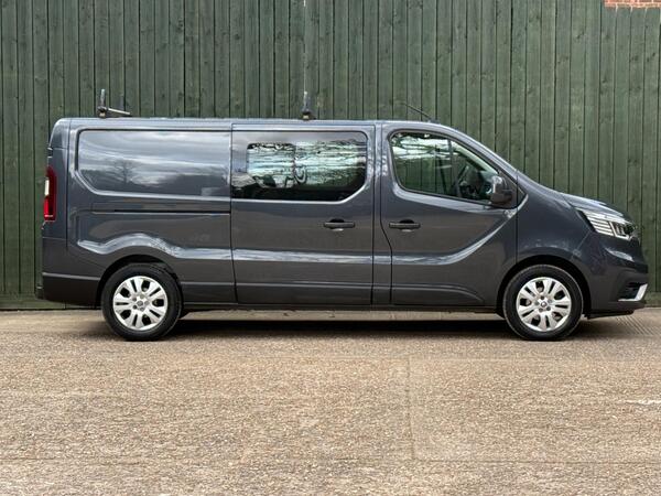 Renault Trafic 2.0 dCi Blue LL30 Sport Crew Van L2 H1 Euro 6 (s/s) 6dr at 22th