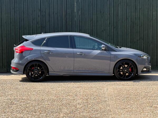 Ford Focus 2.0T EcoBoost ST-3 Euro 6 (s/s) 5dr