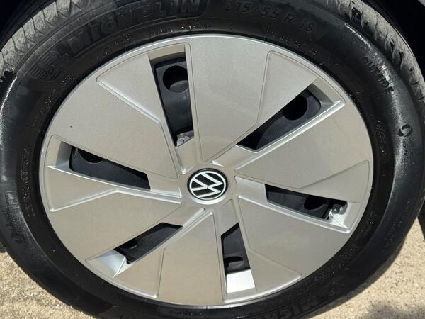 Volkswagen ID.3 Pro Performance 58kWh Style Auto 5dr at 55th