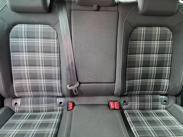 Volkswagen Golf 2.0 TDI BlueMotion Tech GTD DSG Euro 6 (s/s) 3dr at 4th