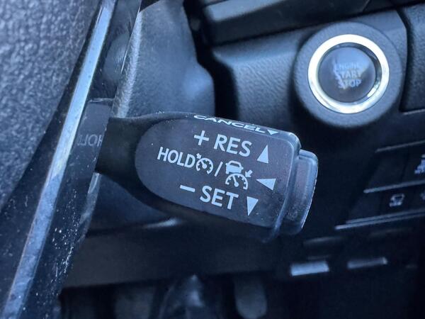 Toyota Hilux 2.8 D-4D Invincible X Auto 4WD Euro 6 (s/s) 4dr at 17th