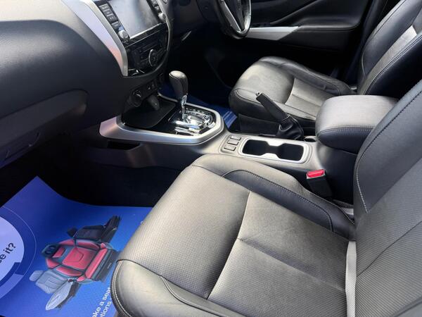 Nissan Navara 2.3 dCi Tekna Auto 4WD Euro 6 4dr