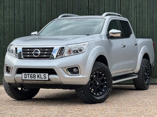 Nissan Navara 2.3 dCi Tekna Auto 4WD Euro 6 4dr at 6th