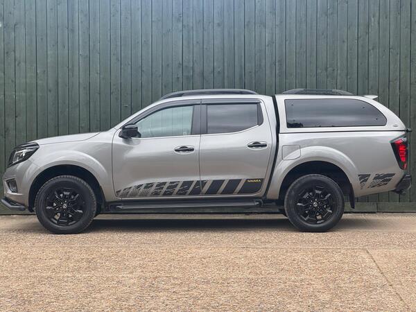Nissan Navara 2.3 dCi N-Guard Pickup Double Cab 4dr Diesel Auto 4WD Euro 6 (190 ps)