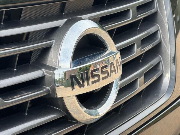 Nissan Navara 2.3 dCi N-Guard Auto 4WD Euro 6 4dr at 39th