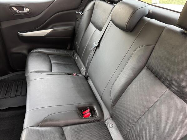 Nissan Navara 2.3 dCi Tekna Auto 4WD Euro 6 4dr