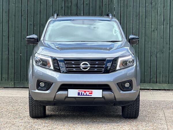 Nissan Navara 2.3 dCi N-Guard Pickup Double Cab 4dr Diesel Auto 4WD Euro 6 (190 ps)