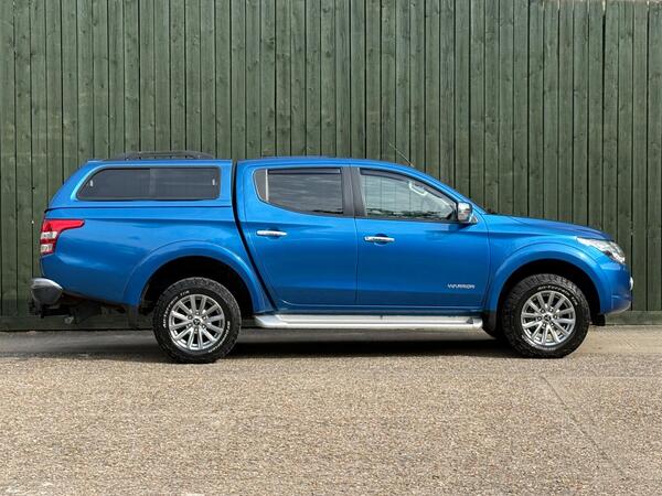 Mitsubishi L200 2.4 DI-D DC Warrior Pickup Double Cab 4dr Diesel Manual 4WD Euro 6 (178 ps)