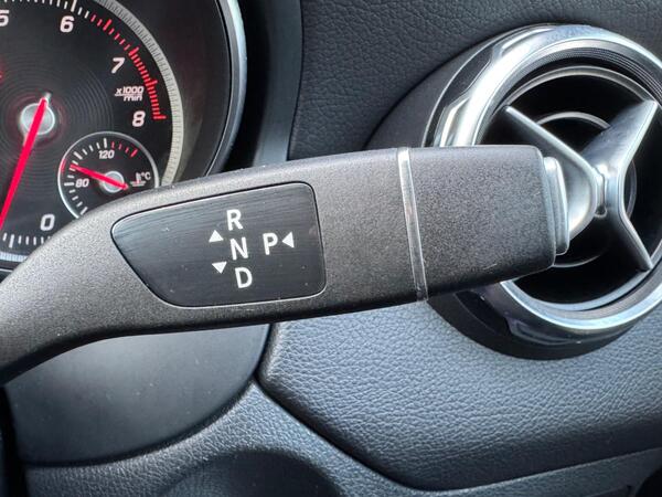 Mercedes-Benz GLA 1.6 GLA200 Sport (Premium) 7G-DCT Euro 6 (s/s) 5dr