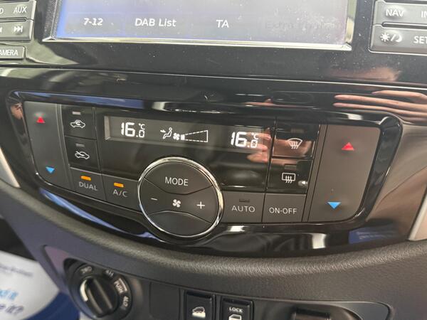 Nissan Navara 2.3 dCi Tekna 4WD Euro 6 (s/s) 4dr