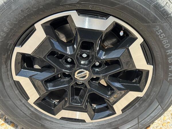 Nissan Navara 2.3 dCi Tekna 4WD Euro 6 (s/s) 4dr at 32th