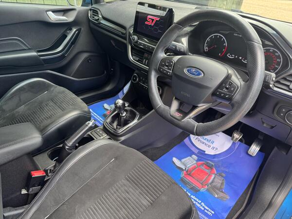 Ford Fiesta 1.5T EcoBoost ST-3 Euro 6 3dr at 2th