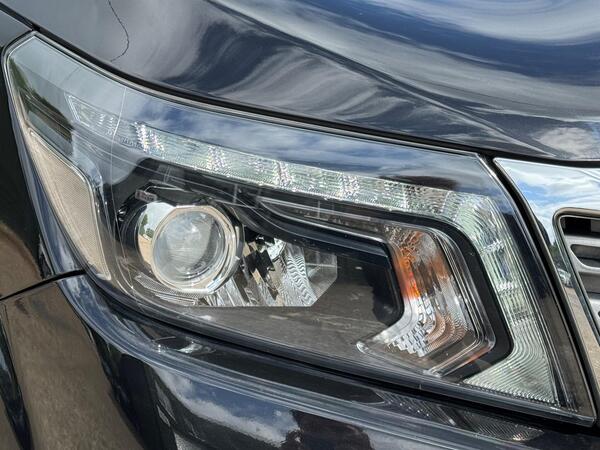 Nissan Navara 2.3 dCi Tekna 4WD Euro 6 (s/s) 4dr at 44th