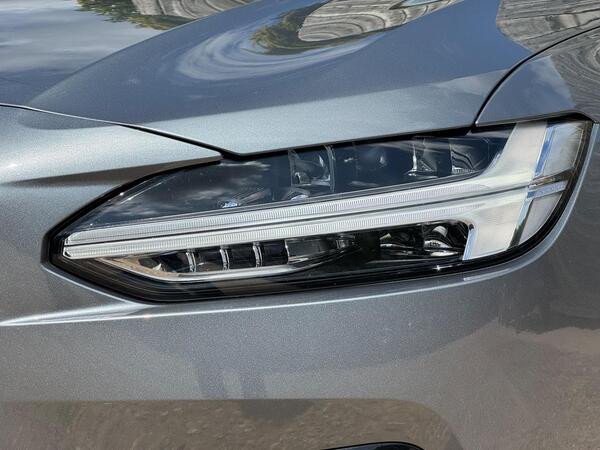 Volvo V90 2.0 D4 R-Design Auto Euro 6 (s/s) 5dr at 30th