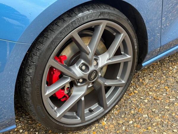 Ford Focus 2.3T EcoBoost ST Euro 6 (s/s) 5dr at 43th