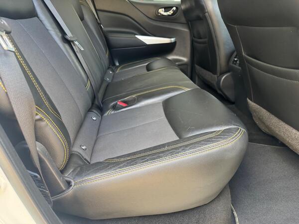 Nissan Navara 2.3 dCi N-Guard Auto 4WD Euro 6 4dr at 41th