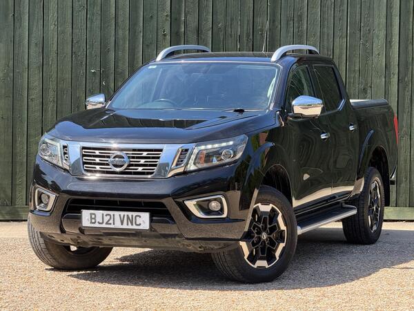 Nissan Navara 2.3 dCi Tekna Auto 4WD Euro 6 4dr at 9th