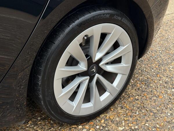 Tesla Model 3 (Dual Motor) Long Range Auto 4WDE 4dr at 35th