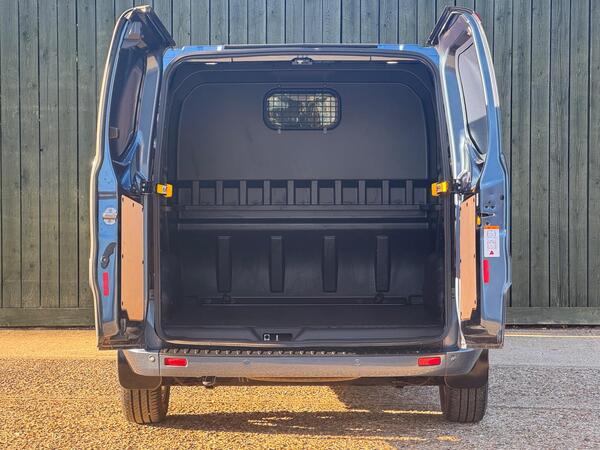 Ford Transit Custom 2.0 300 EcoBlue Limited Crew Van L1 H1 Euro 6 (s/s) 5dr at 48th