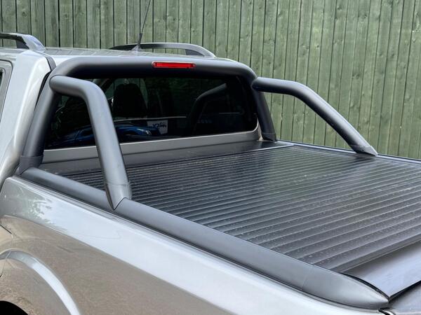 Nissan Navara 2.3 dCi N-Guard Auto 4WD Euro 6 4dr at 40th