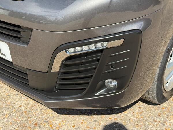 Peugeot Expert 2.0 BlueHDi 1400 Asphalt Premium + Standard Panel Van MWB Euro 6 (s/s) 6dr at 34th