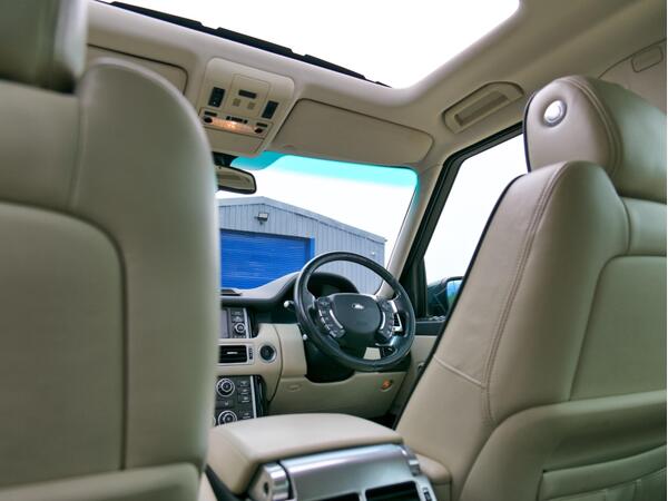 LAND ROVER RANGE ROVER WESTMINSTER TDV8 A - Image 23