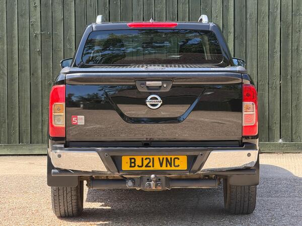 Nissan Navara 2.3 dCi Tekna Auto 4WD Euro 6 4dr at 18th